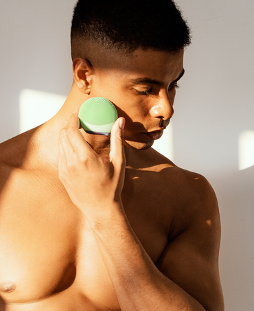 LUNA 4 go Facial Cleansing Device - Pistachio