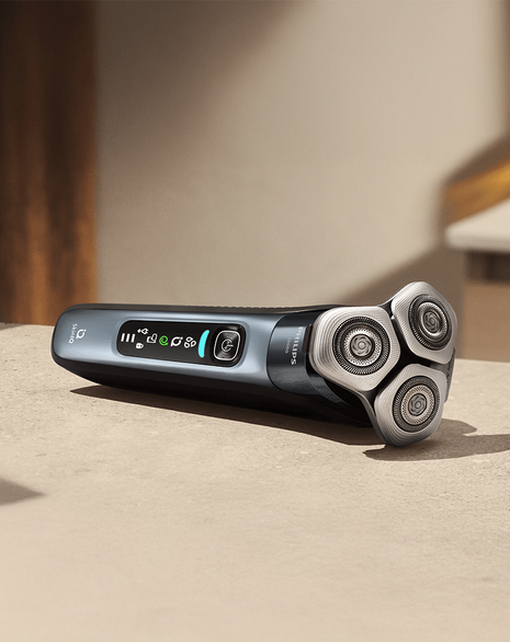 Series i9000 Wet & Dry Electric Shaver with Quick Clean Pod