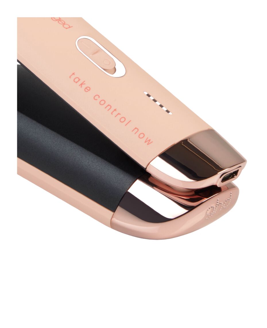 ghd® unplugged™ cordless hair straightener in pink peach limited