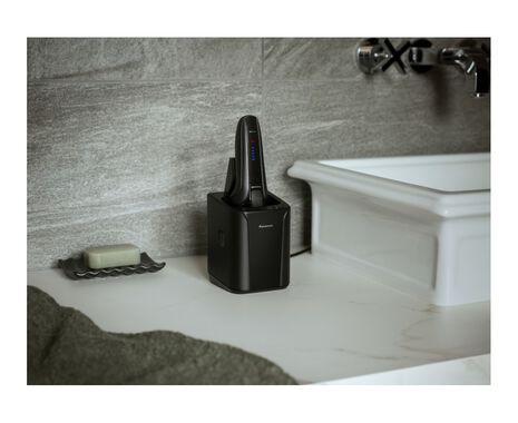 5-Blade Wet & Dry Electric Shaver with Beard Sensor & Clean & Charge Station