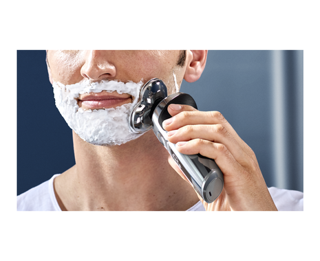 Shaver Series 9000 Prestige SkinIQ Electric Shaver