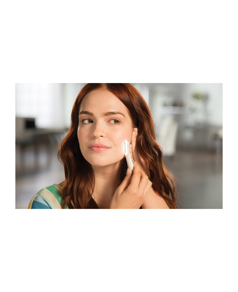 Dermaplane Glow + Ice Roller Gift Set