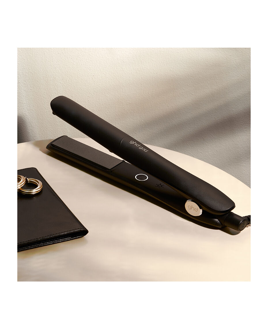 ghd® | gold® professional hair straightener | Shaver Shop