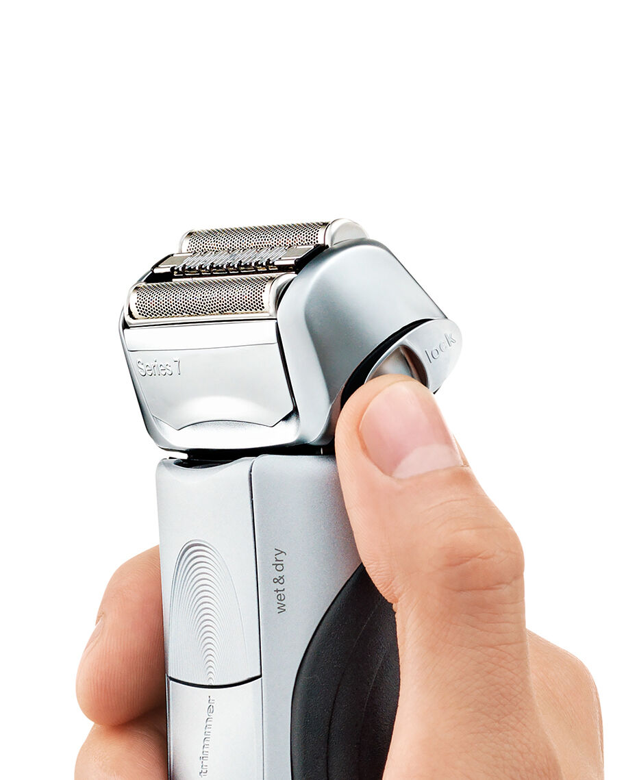 Braun Series 7 Wet Dry Electric Shaver Silver Plus Clean Charge