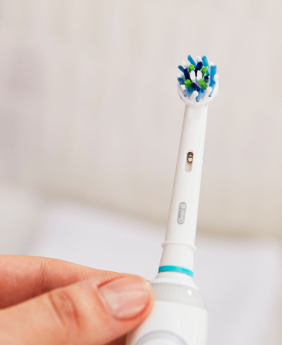 oral b power toothbrush genius series 8500 silver exclusive pack