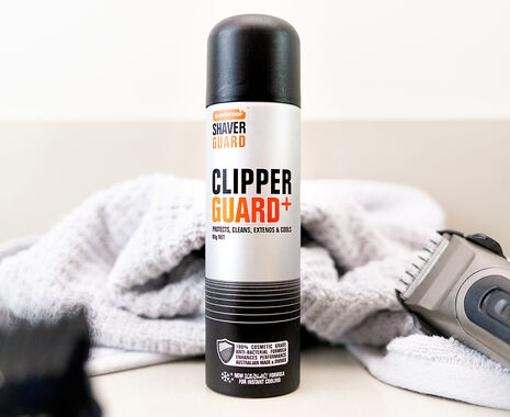 Clipper Guard+™ Lubricant & Sanitising Cleaning Spray 90g