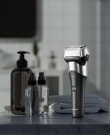 Series 500 3-Blade Wet & Dry Electric Shaver - Black