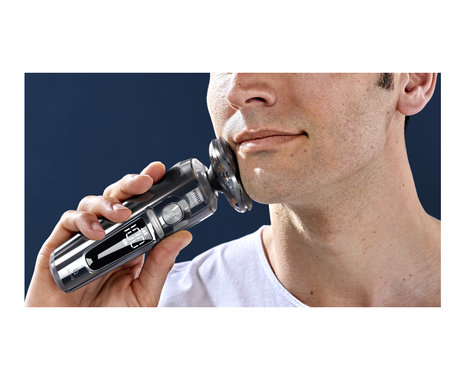 Series 9000 Prestige SkinIQ Electric Shaver