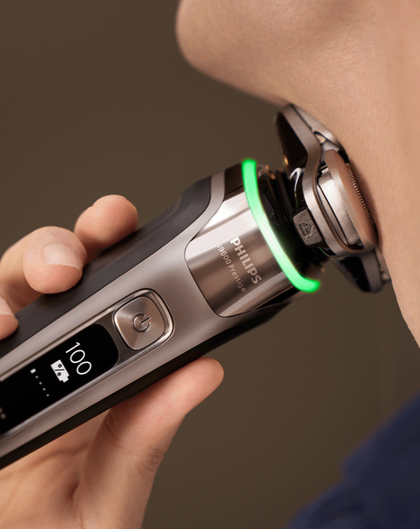 Series i9000 Prestige Wet & Dry Electric Shaver with Quick Clean Pod