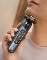 Series i9000 Wet & Dry Electric Shaver with Quick Clean Pod