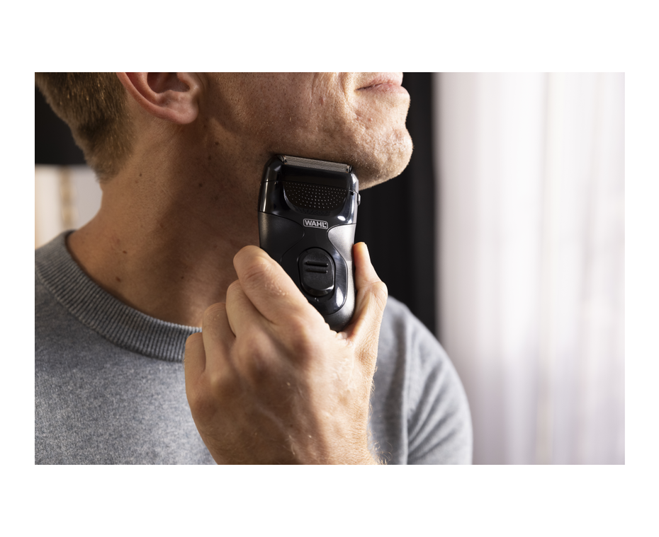 Wahl Battery Operated Travel Shaver Shaver Shop