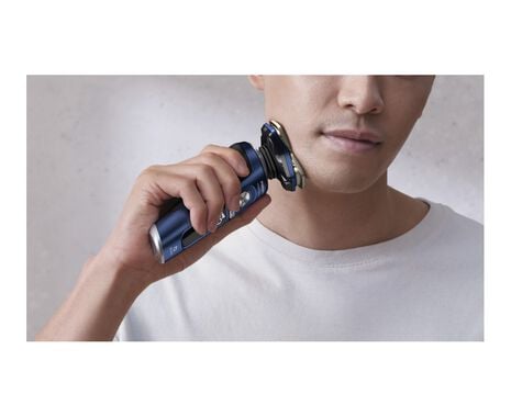 Series 9000 Prestige SkinIQ Electric Shaver