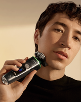 Series i9000 Prestige Ultra Wet & Dry Electric Shaver with Quick Clean Pod