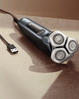 Series i9000 Wet & Dry Electric Shaver with Quick Clean Pod & Charging Stand