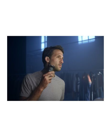 Philips | Series 7000 SkinIQ Electric Shaver with Quick Clean Pod ...