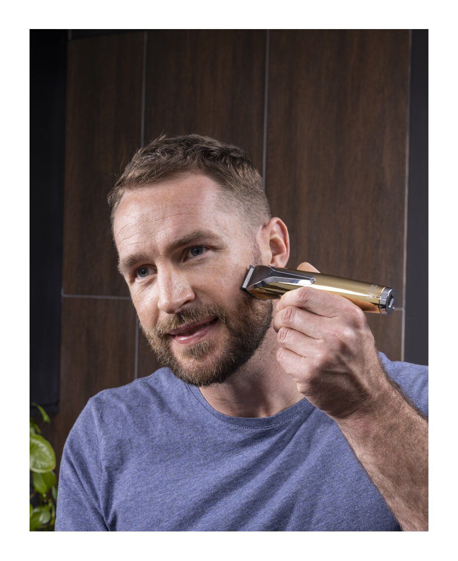 Wahl Waterproof LithiumIon 18K Stainless Steel Grooming Kit with Bonus Storage Case Gold